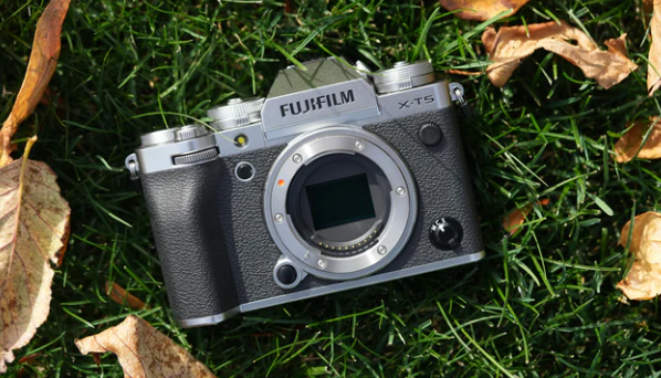 A First Look at Fujifilm’s new X-T5 and XF30mm f/2.8 R LM WR Macro