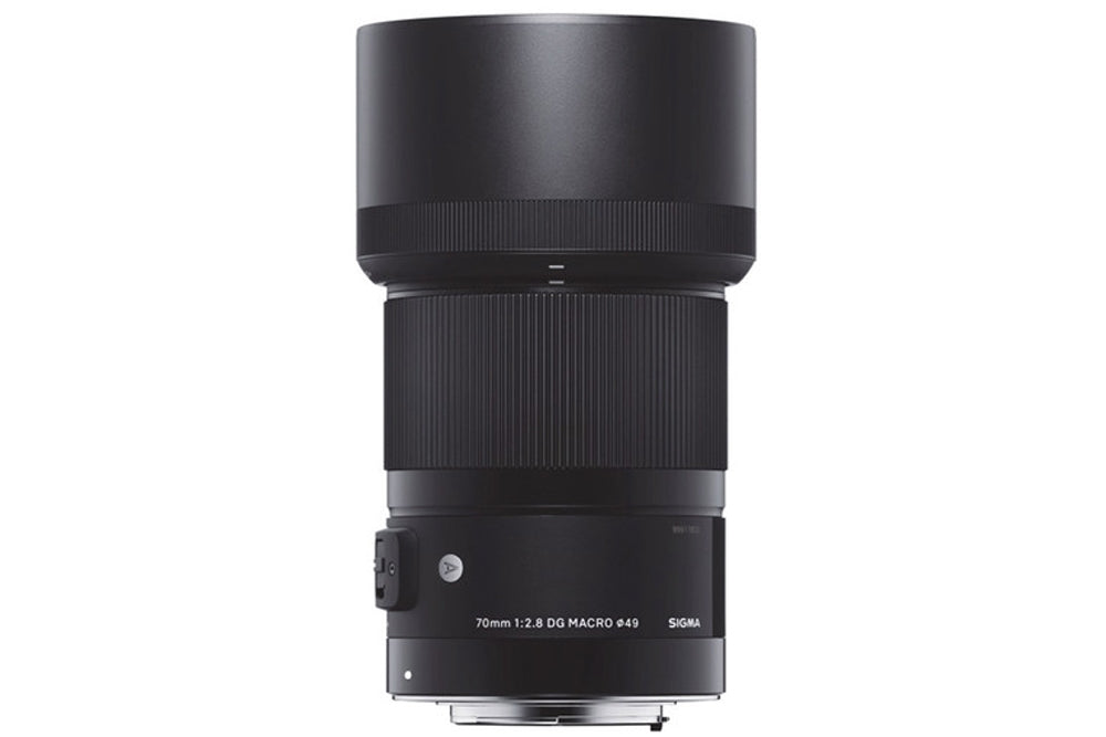 Sigma 70mm f/2.8 DG Macro Art Lens (Leica L) Package