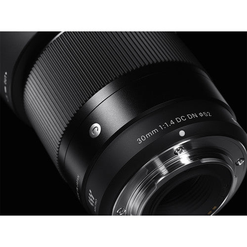 Sigma 30mm f/1.4 DC DN Contemporary Lens (Leica L) Package