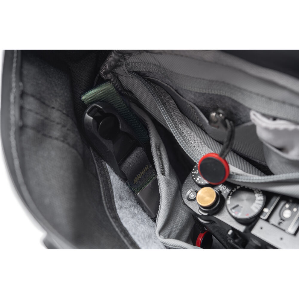 Buy Peak Design Field Pouch v2