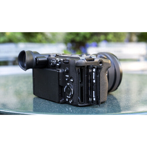 Sony FX2 Digital Cinema Camera with XLR Handle Unit