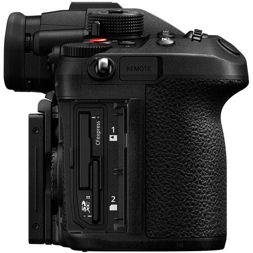 Panasonic LUMIX GH7 Mirrorless Camera with Leica 12-60mm f/2.8-4 Lens Kit
