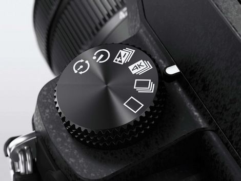 Panasonic LUMIX G7 16.0 MP DSLM Camera with 14-140MM Lens, Tilt-Live Viewfinder & 4K Video (Black)