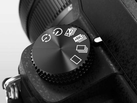 Panasonic Lumix G7 Mirrorless Camera with 14-42mm Lens (Silver)