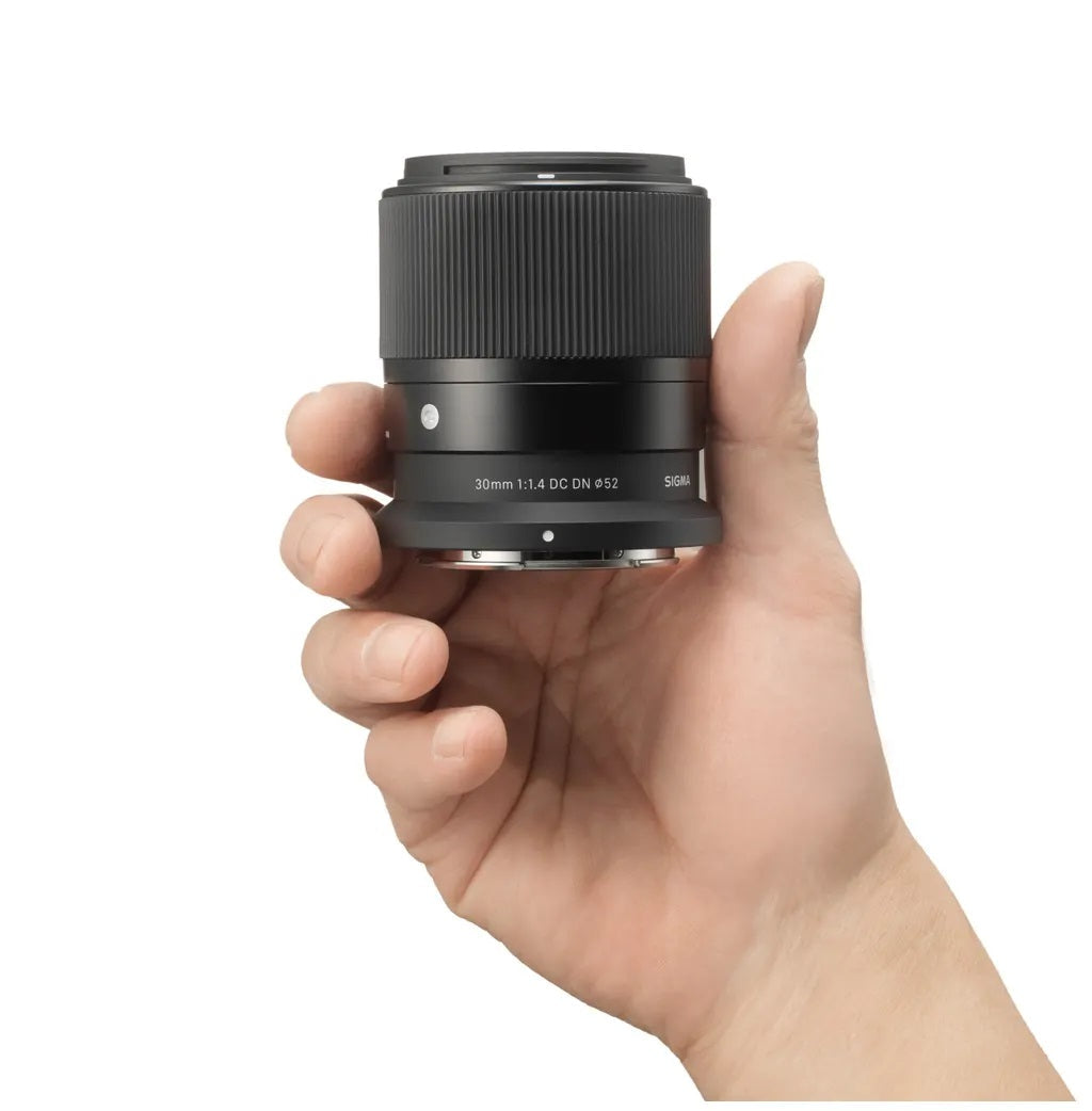 Sigma 30mm f/1.4 DC DN Contemporary Lens (Nikon Z) Package