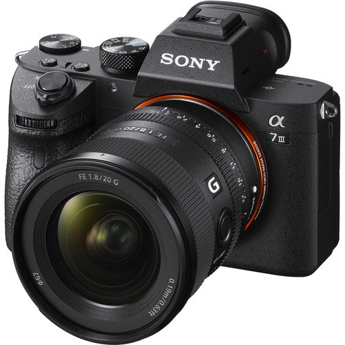 Sony FE 20mm f/1.8 G Lens (Sony E) Package
