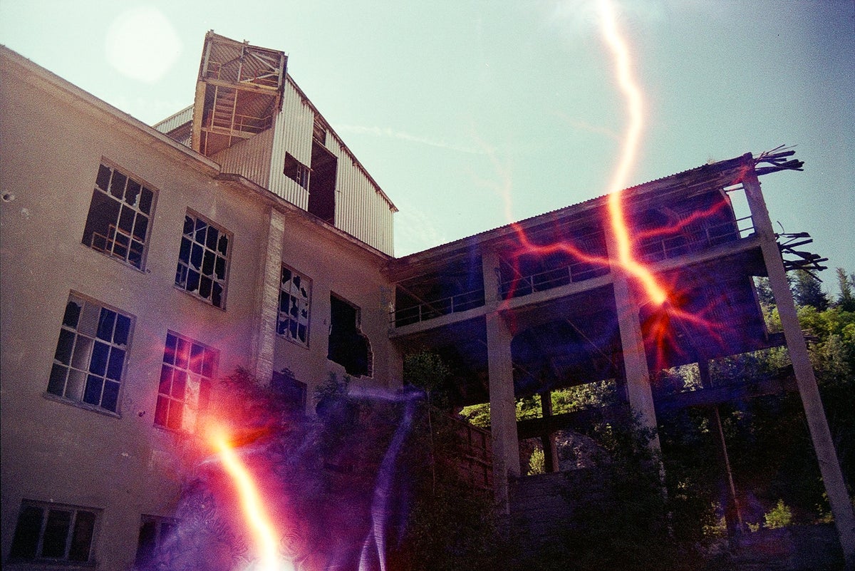 Revolog Tesla II Color 35mm Film - ISO 200